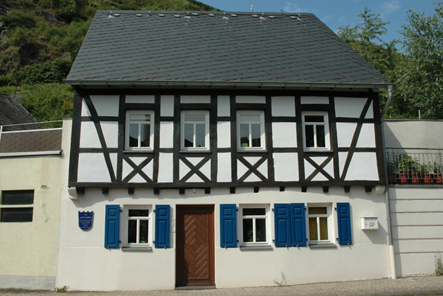 Altes Schulgebäude Gondorf Altes Schulgebäude Gondorf