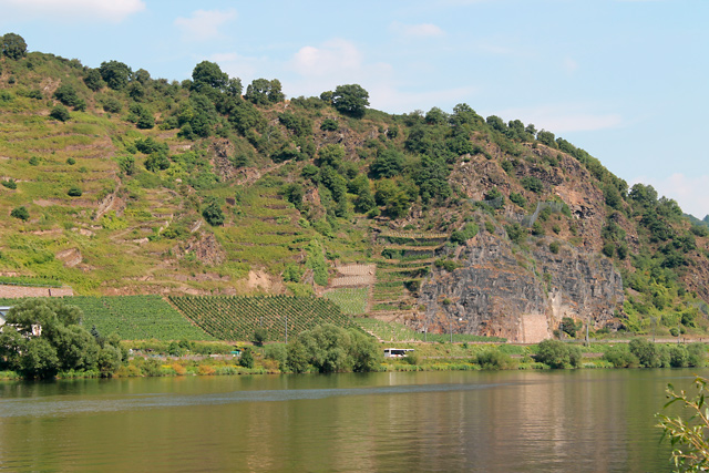 Blick von Brodenbach auf die Rabenlay Hatzenport Blick von Brodenbach auf die Rabenlay Hatzenport