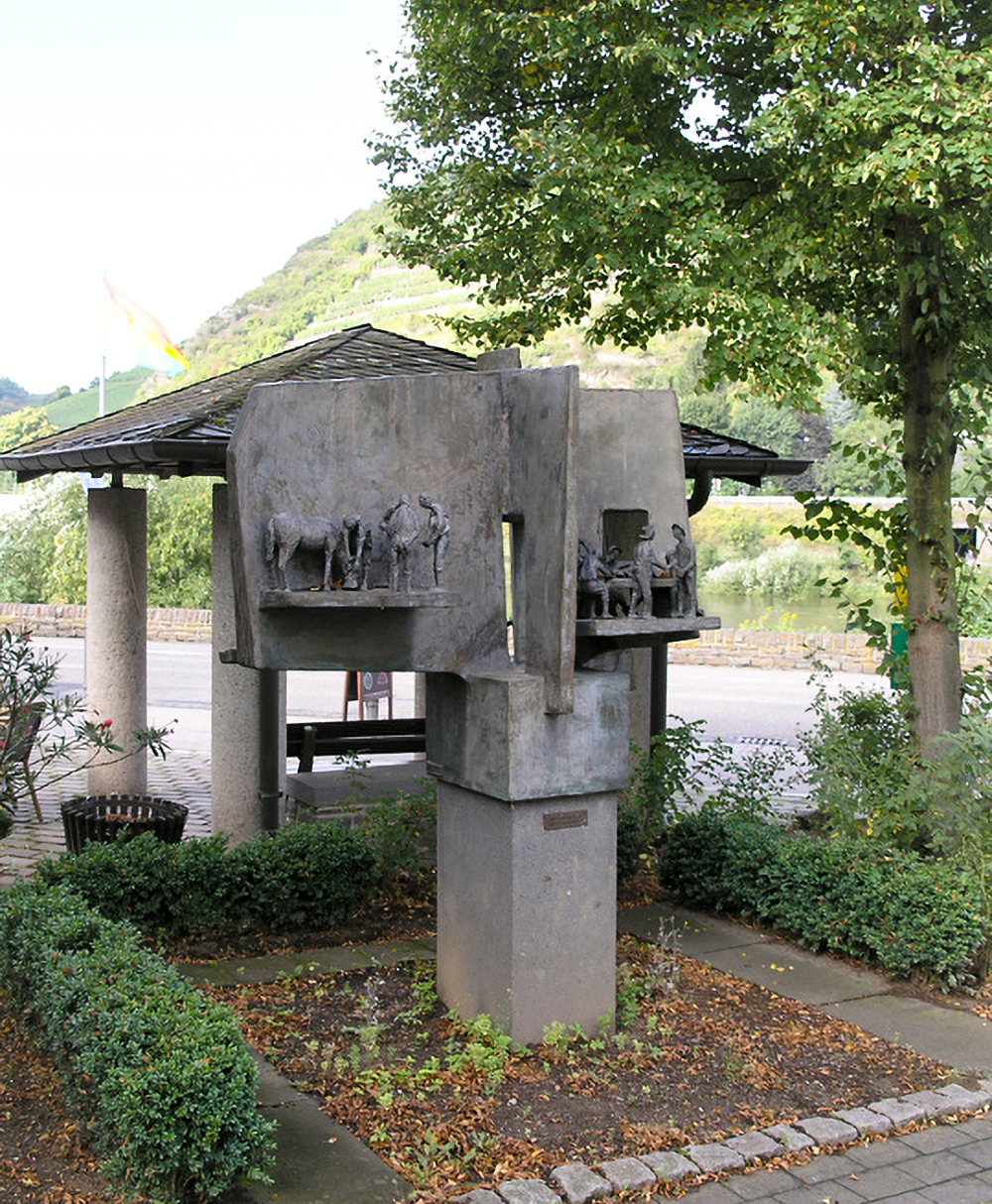 Lindenplatz Niederfell Lindenplatz Niederfell